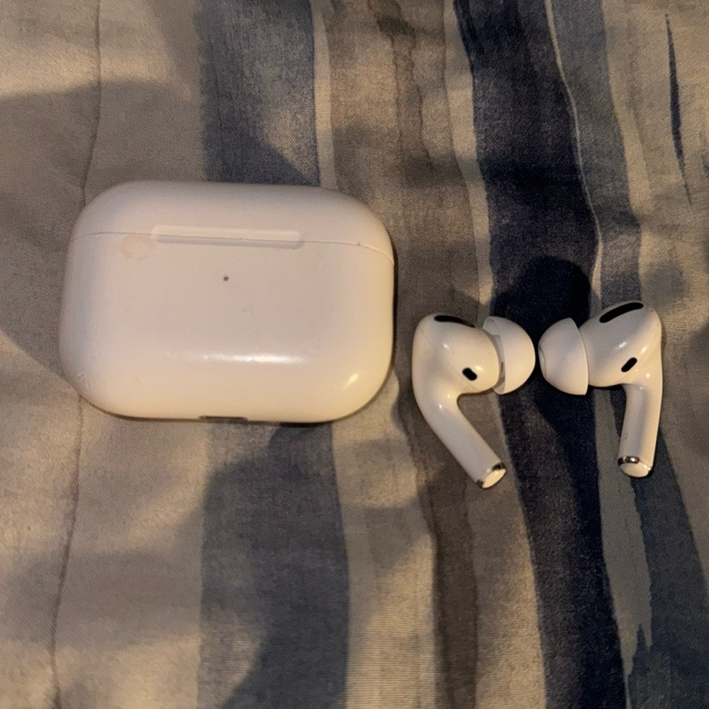 Apple Airpod Pros(see description)